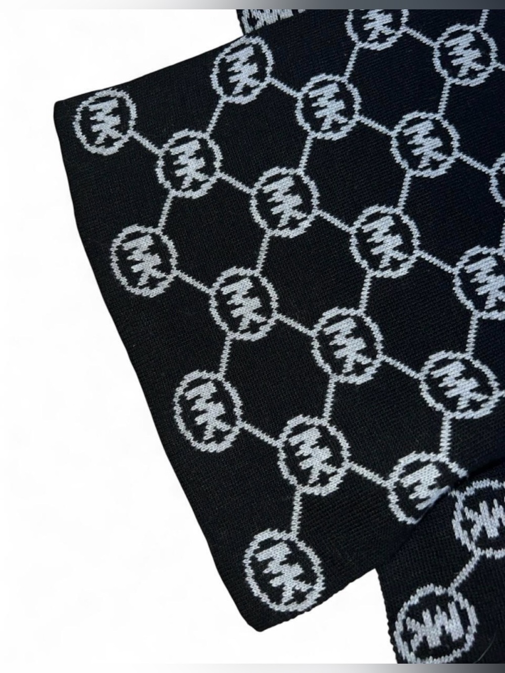 Reversible Black & Gray Knit Logo Michael Kors Pattern Scarf - Picture 4 of 4